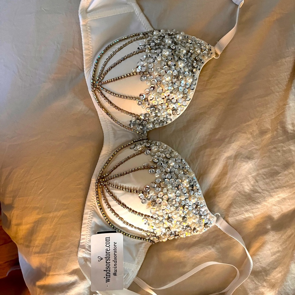 costume bra
